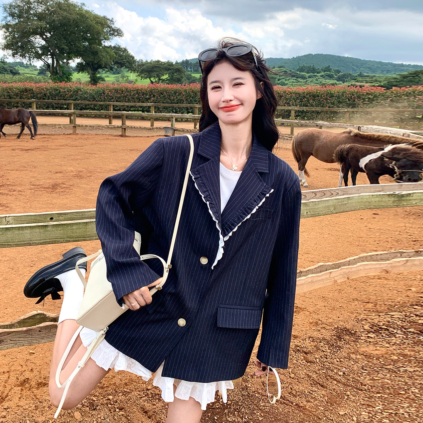 蕾丝拼接条纹显瘦女西装