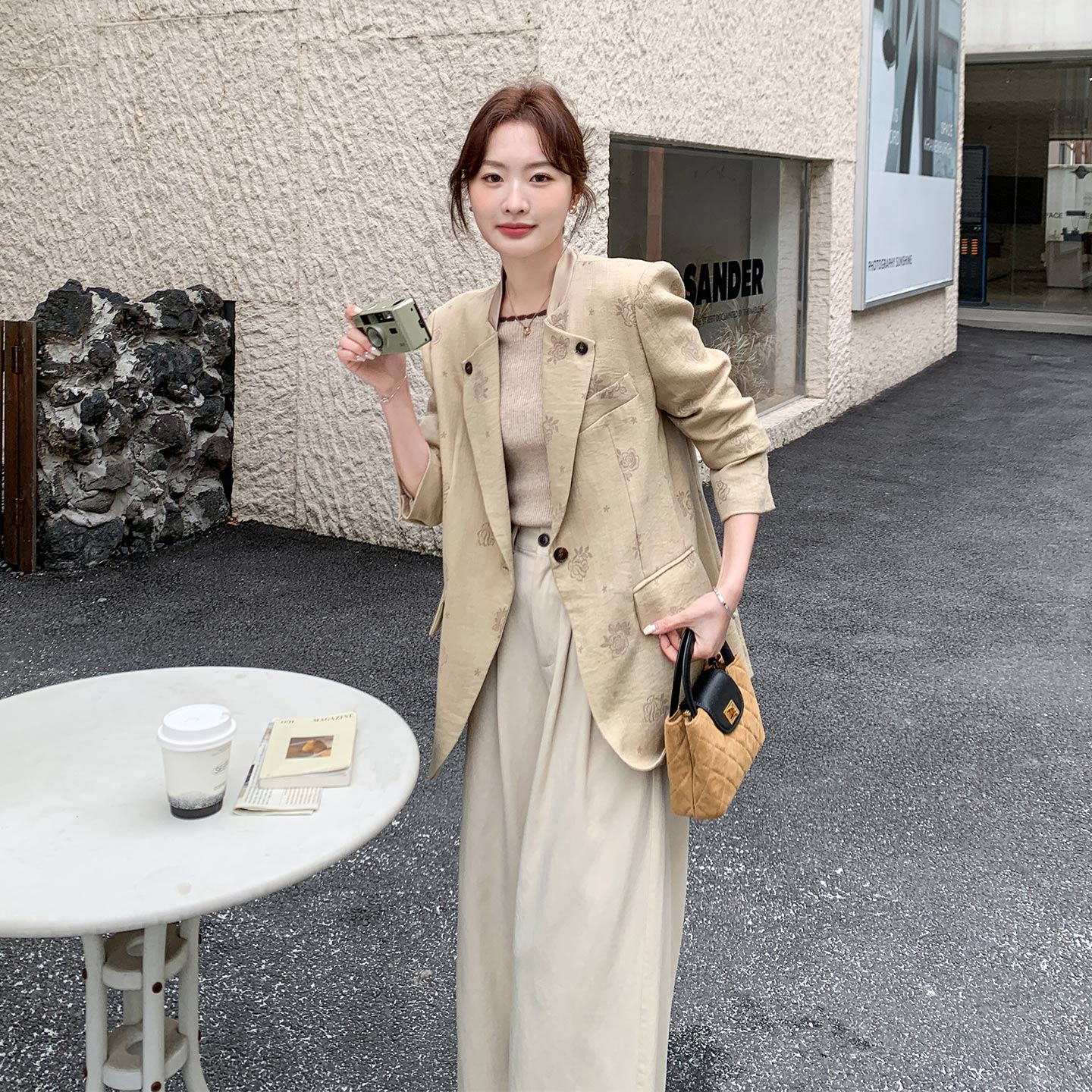 卡其色休闲百搭职场风西服外套女2026秋季新款韩式高级感印花西服