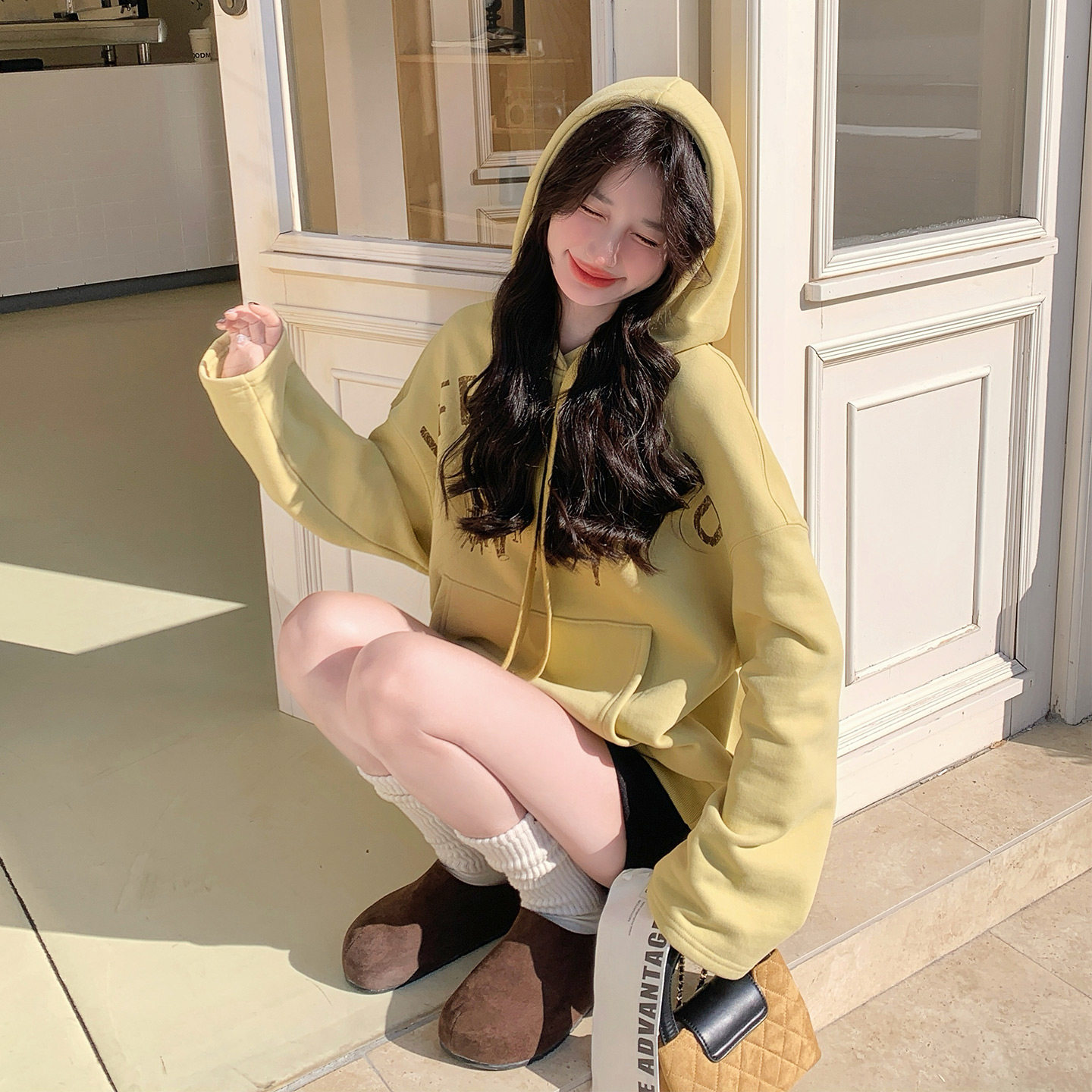 黄色俏皮减龄元气风卫衣女2026新款韩版百搭设计感印花连帽外套秋