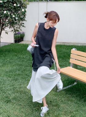 黑色韩系风简约撞色拼接背心连衣裙女2026初夏新款松弛感时尚长裙