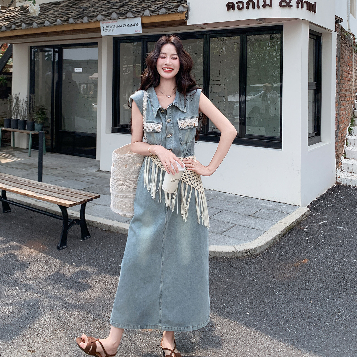 浅蓝色港风修身气质女神范连衣裙2026夏季新款盐系冷淡风牛仔裙