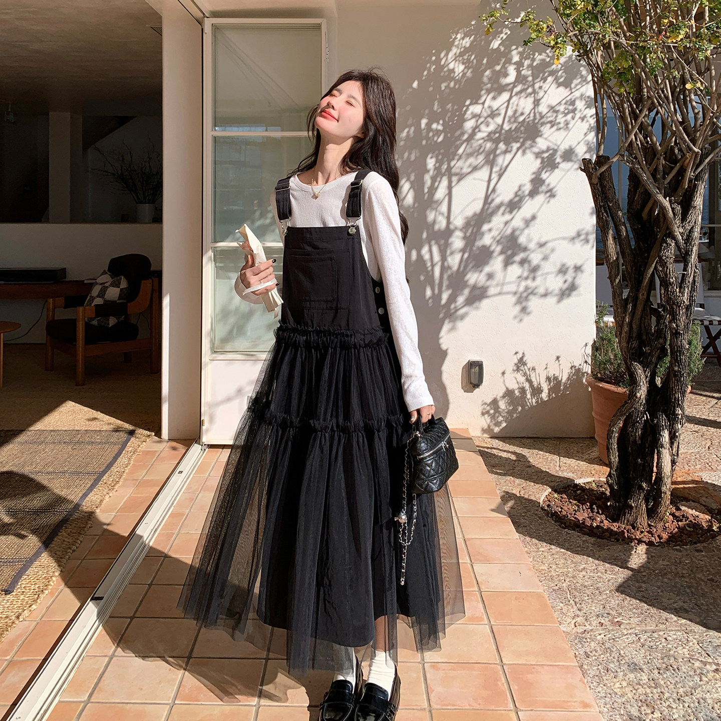 黑色韩版设计感网纱牛仔背带连衣裙套装女2026开春新款内搭两件套