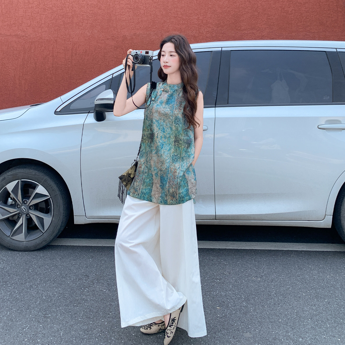 新中式轻奢高级感穿搭一整套女2026新款印花无袖上衣阔腿裤两件套