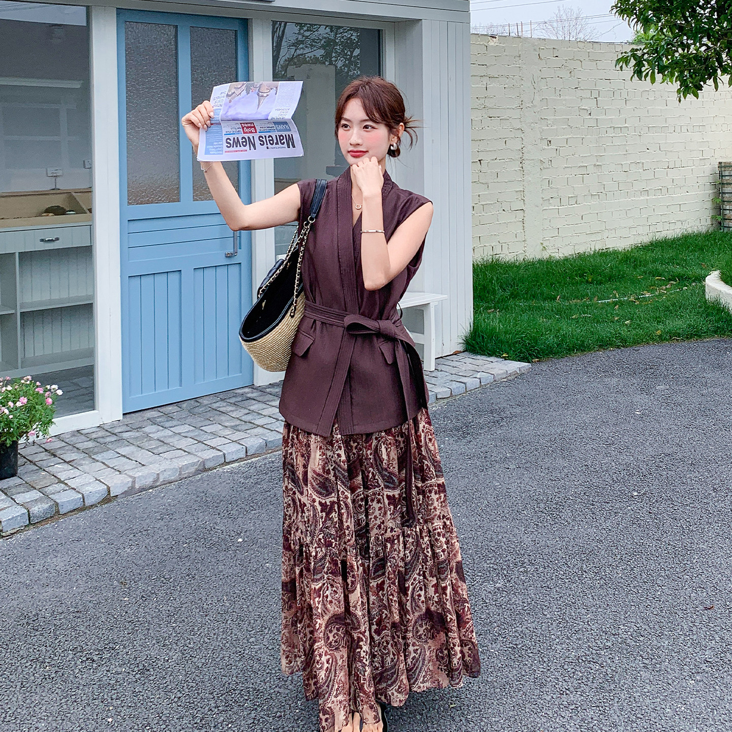 高级感轻熟风两件套女2026夏新款法式气质系带马甲印花半身裙套装