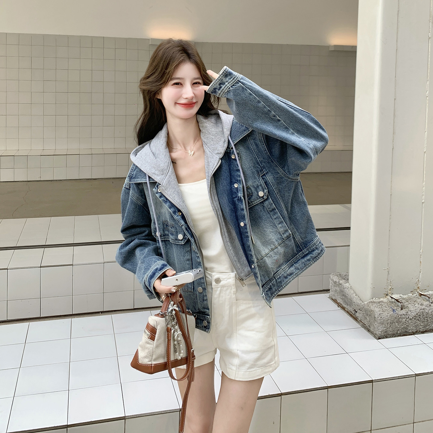 蓝色港味休闲风牛仔外套女2026早秋新款独特设计感连帽假两件上衣