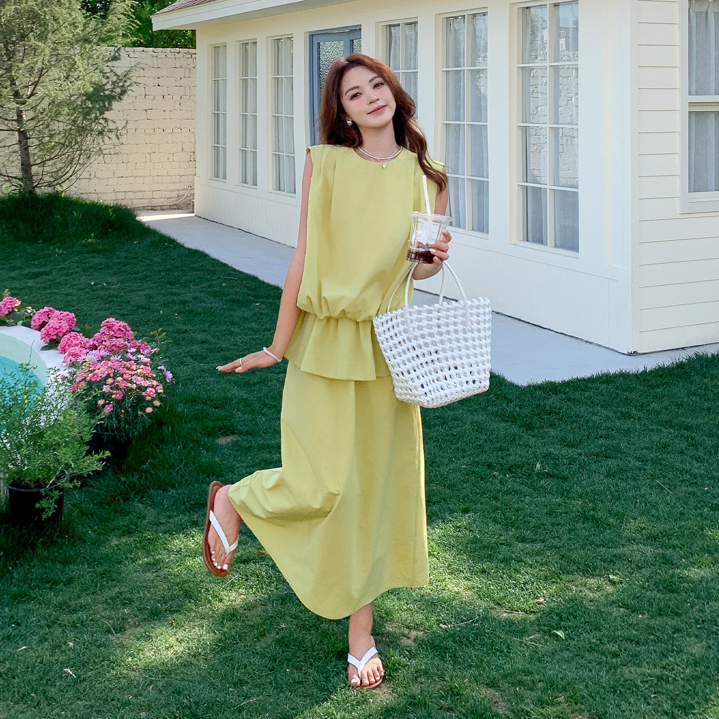 黄色气质韩版高级感套装女2026夏季新款法式简约背心半身裙两件套