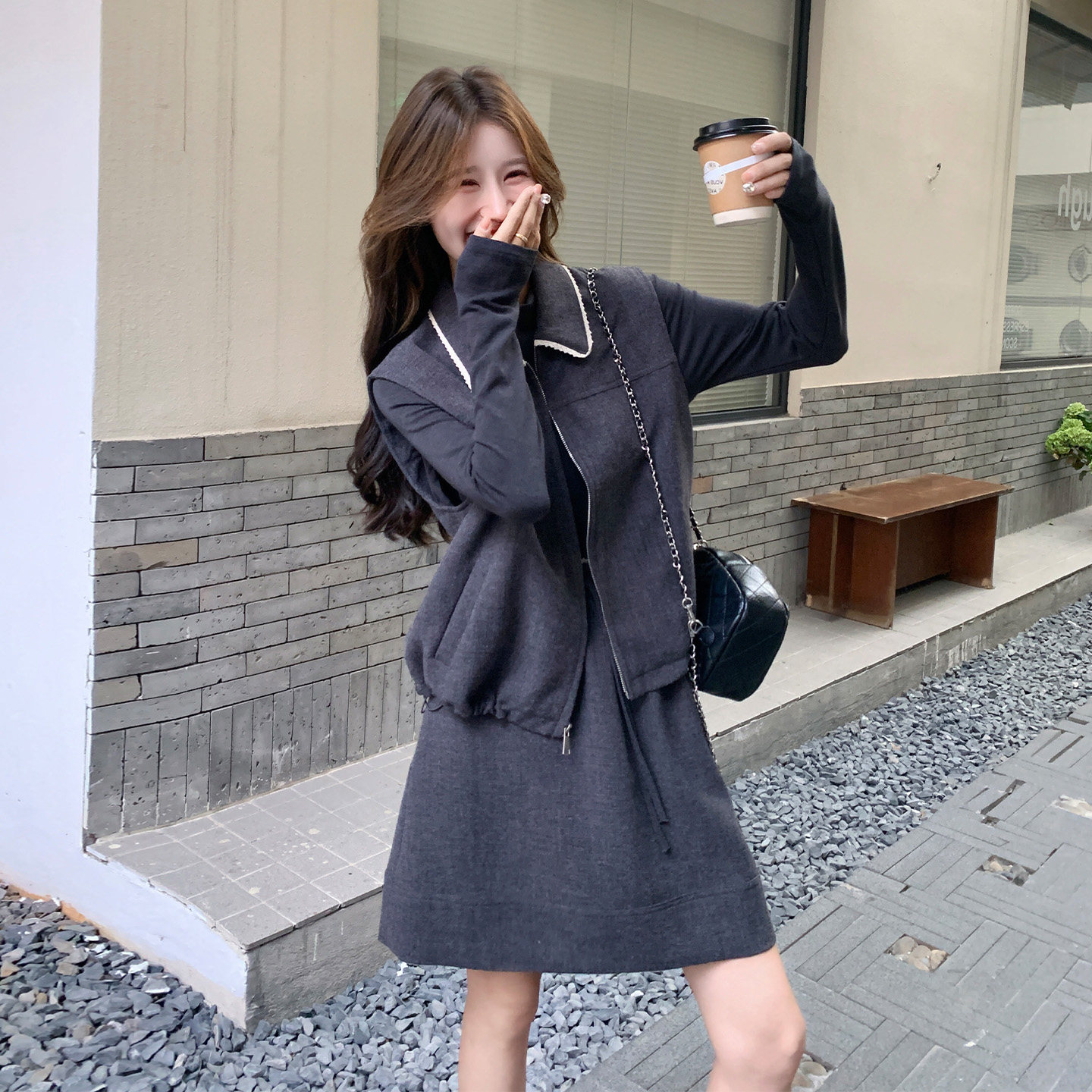 轻熟风灰色翻领夹克打底衫半身裙