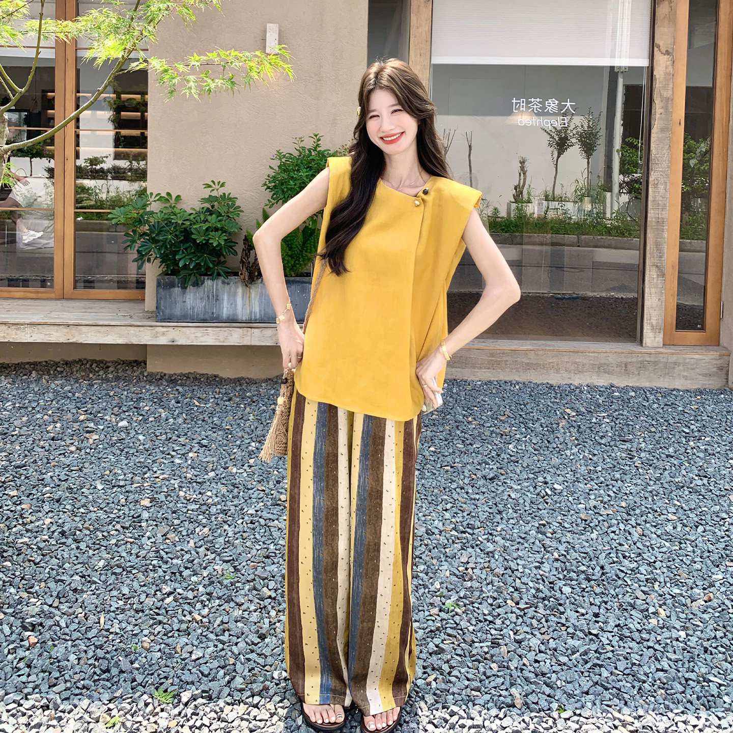 黄色法式时尚洋气套装女2026夏季新款松弛感背心条纹阔腿裤两件套