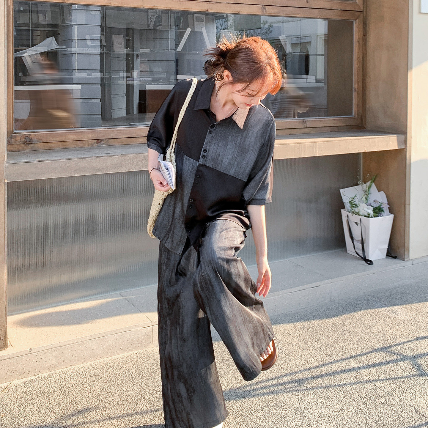 轻熟风炸街时尚套装女夏2026新款韩版设计感拼接衬衫阔腿裤两件套