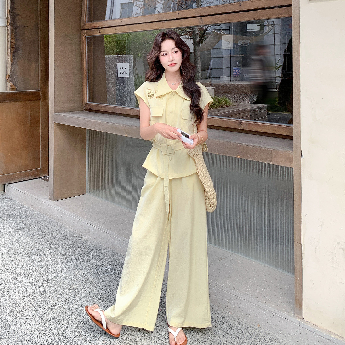 黄色休闲元气风夏日穿搭女2026年新款设计感收腰上衣阔腿裤两件套