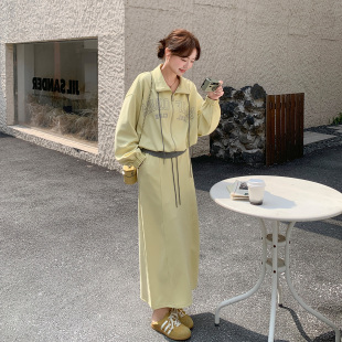黄色韩系运动风套装女2026春季新款撞色字母立领卫衣半身裙两件套