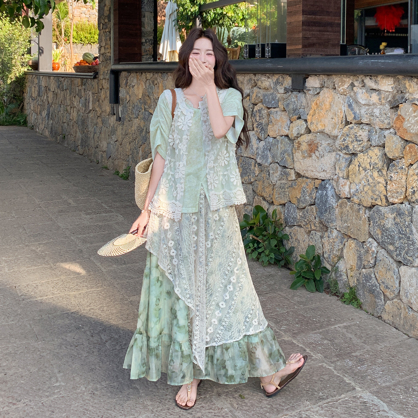 法式森系松弛感套装女夏日蕾丝马甲短袖内搭扎染半身裙三件套2026