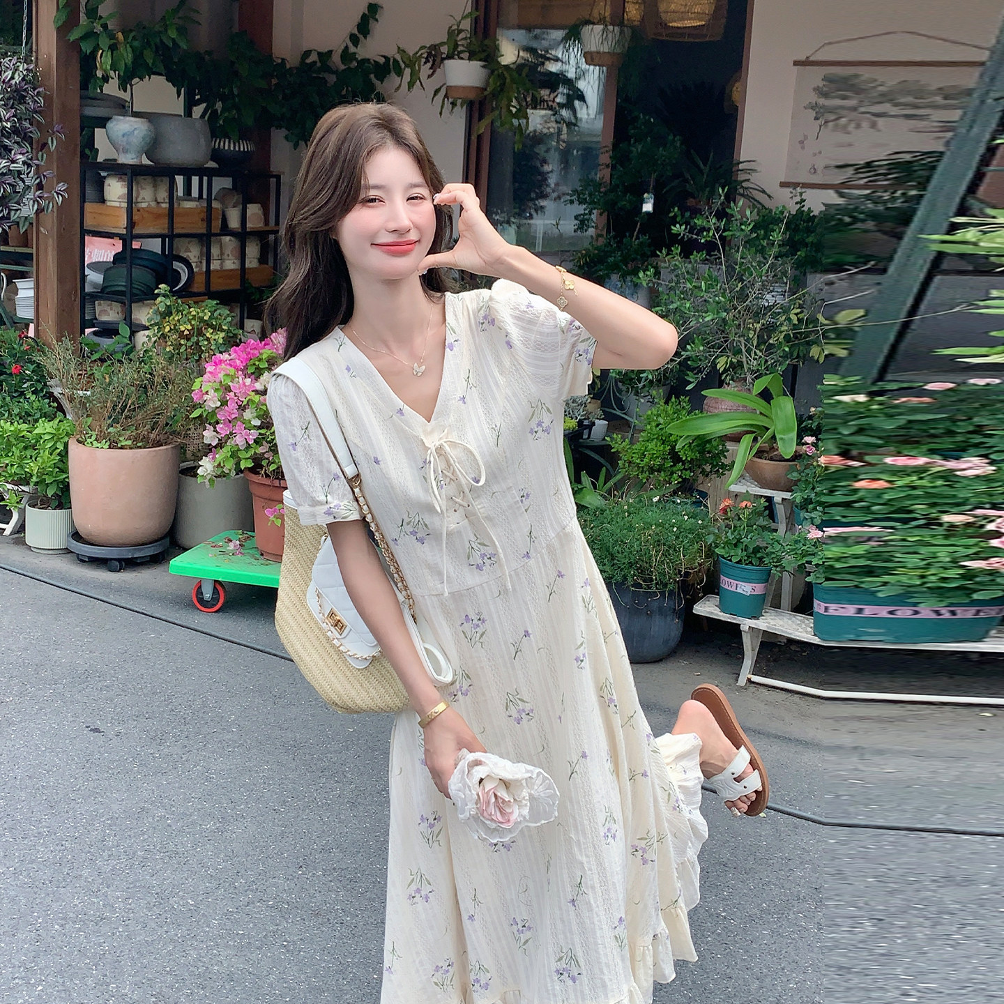法式温柔风V领碎花连衣裙夏季
