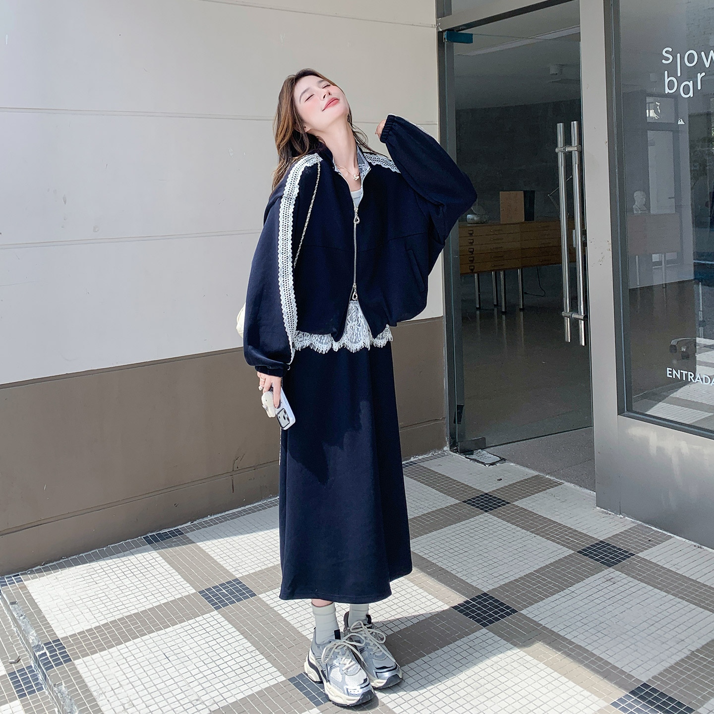 藏青色可盐可甜休闲风穿搭2026早秋新款蕾丝拼接上衣半身裙两件套