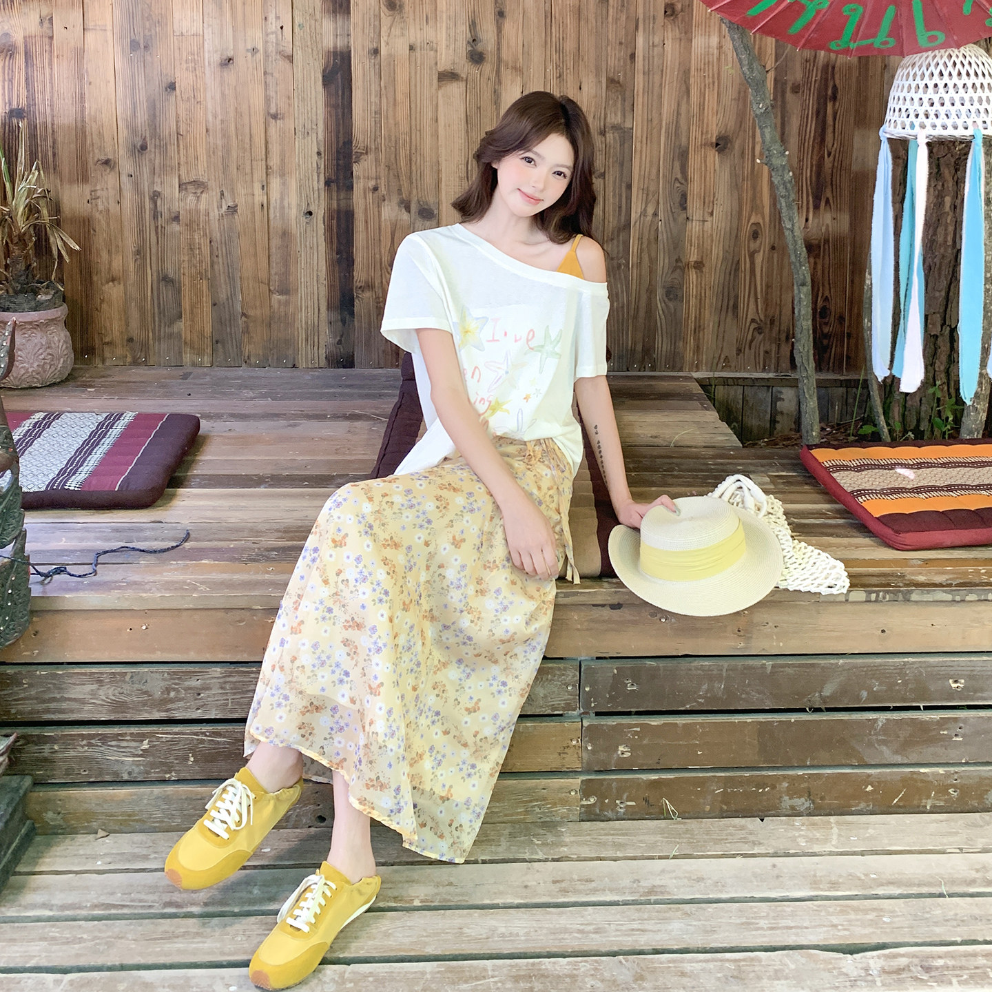韩式俏皮减龄休闲风穿搭女夏日印花露肩T恤碎花半身裙两件套2026
