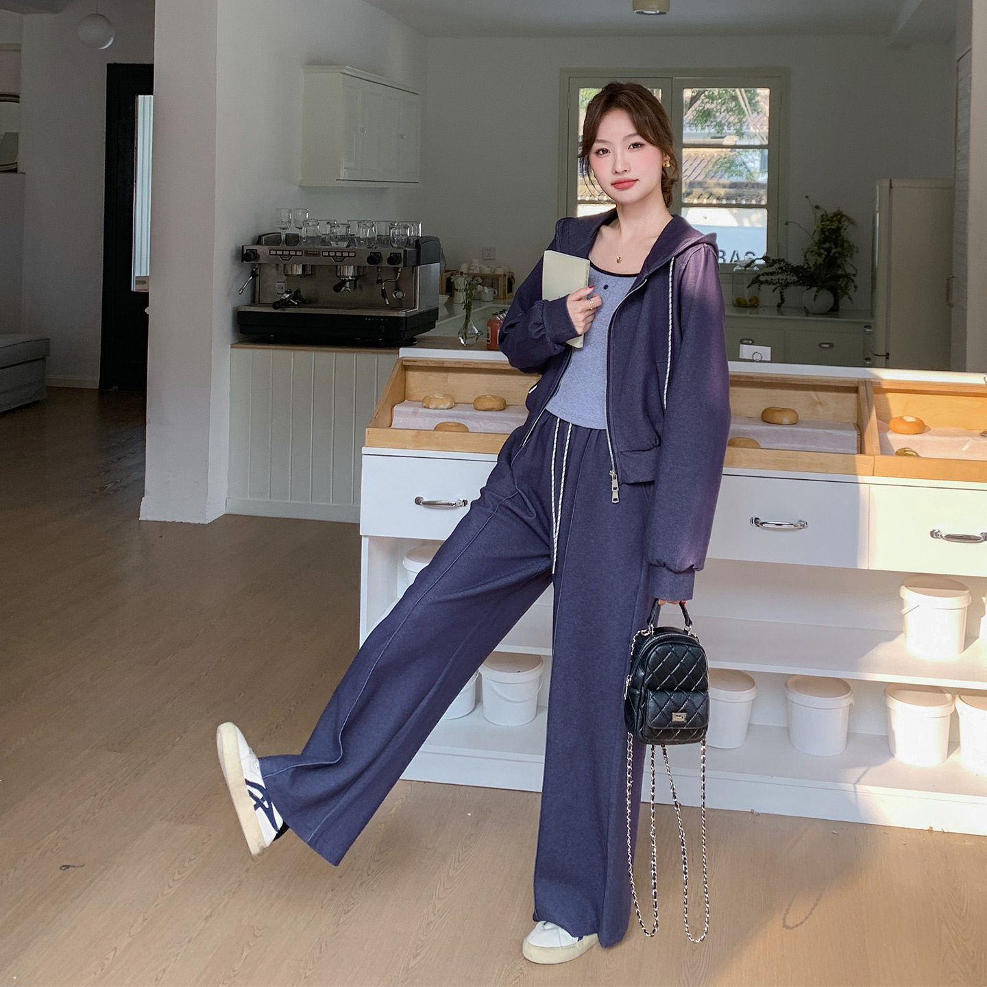 韩式元气减龄休闲风连帽卫衣套装女2026新款内搭背心阔腿裤三件套