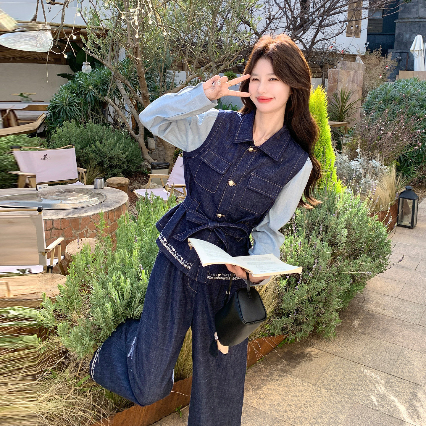 早春穿搭复古刺绣牛仔套装女2026新款假两件气质上衣阔腿裤两件套