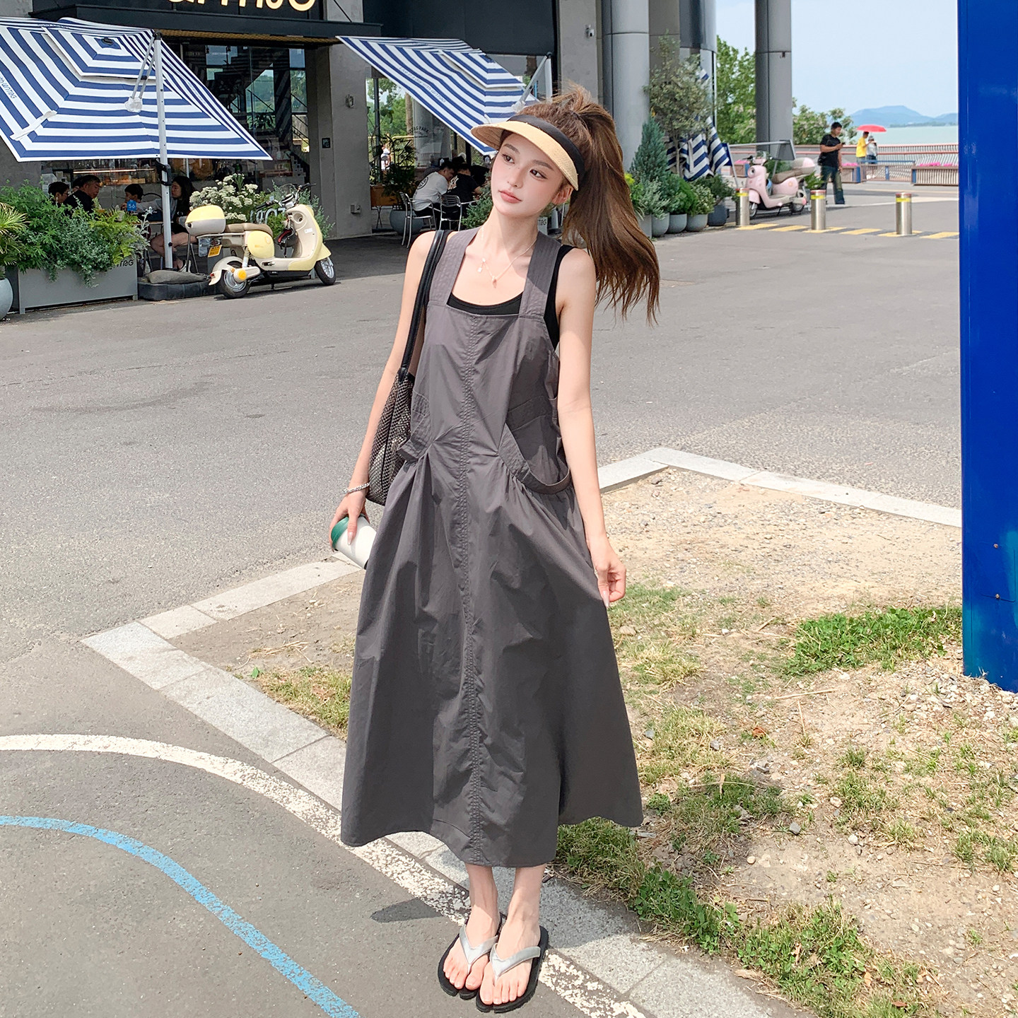灰色时尚洋气工装风背带裤套装女2026新款夏日韩式修身内搭两件套