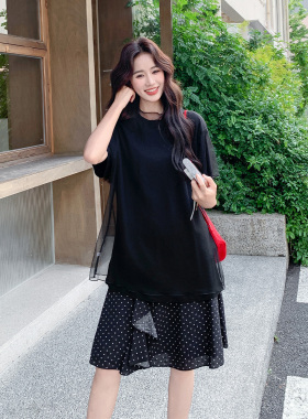 黑色松弛感三件套女2026初夏新款网纱罩衫休闲T恤波点半身裙套装