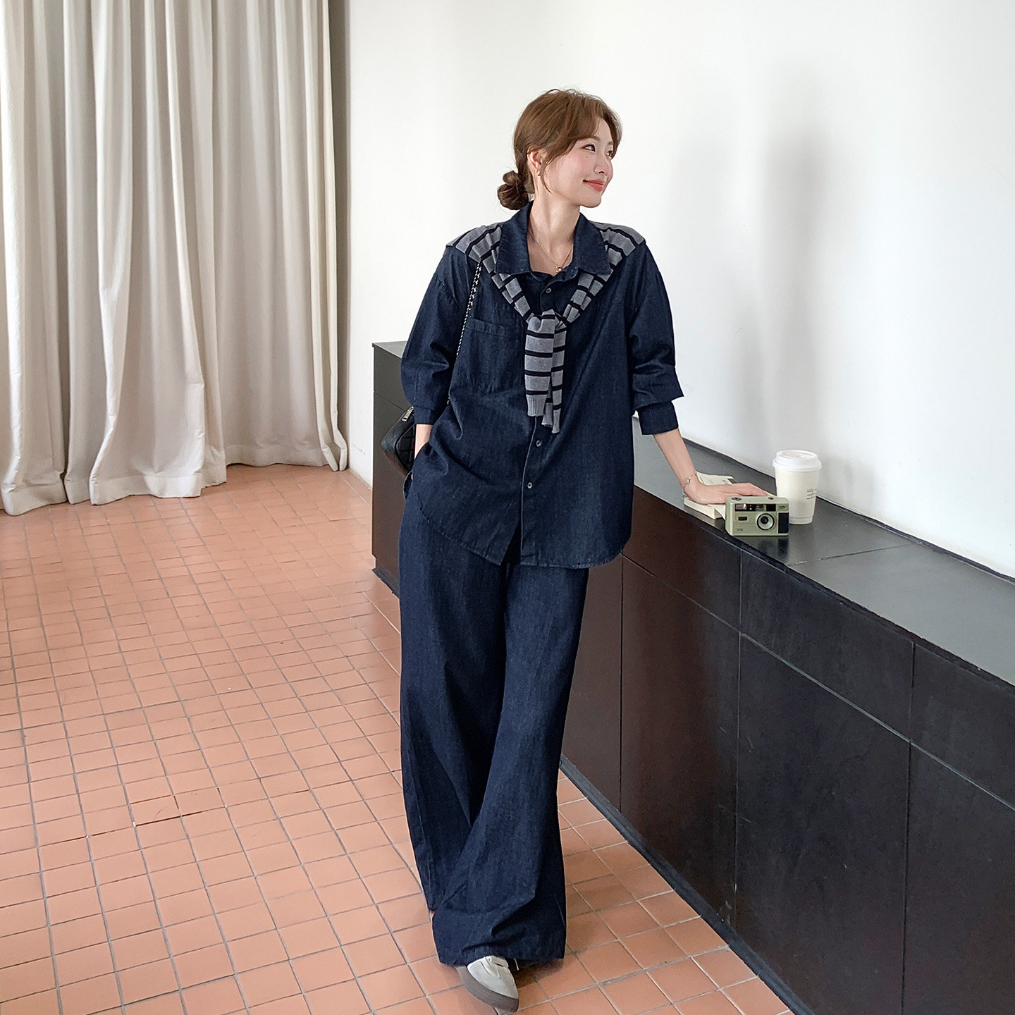 今年流行爆款牛仔套装女2026春季新款复古设计感上衣阔腿裤两件套