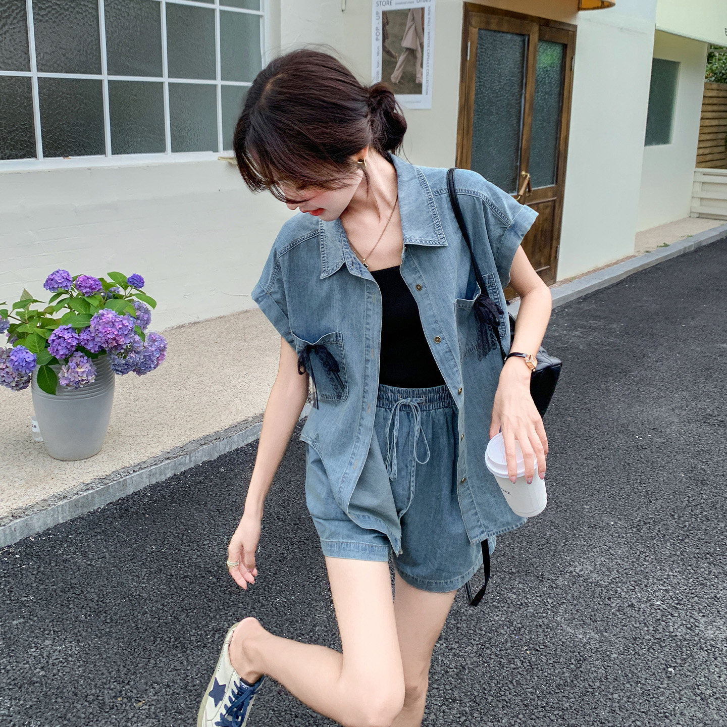 蓝色韩系减龄松弛感牛仔套装女2026夏季新款蝴蝶结衬衫短裤两件套