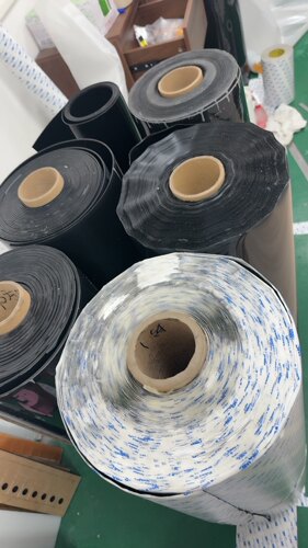 防静电硅胶板片加工套背胶定制ESD软胶桌面耐高温高弹性防滑垫条