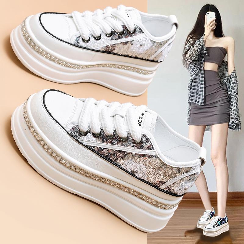 夏季厚底内增高小白鞋女2025新款亮片小个子休闲新中式板鞋子