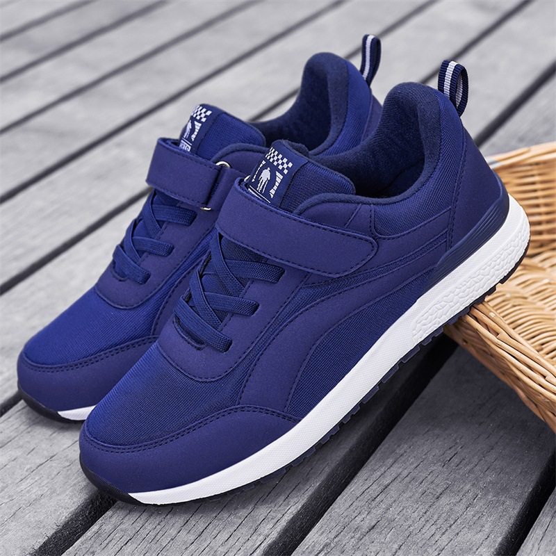 秋冬款跨境大码防滑运动鞋软底中老人健步鞋时尚休闲妈妈鞋男鞋