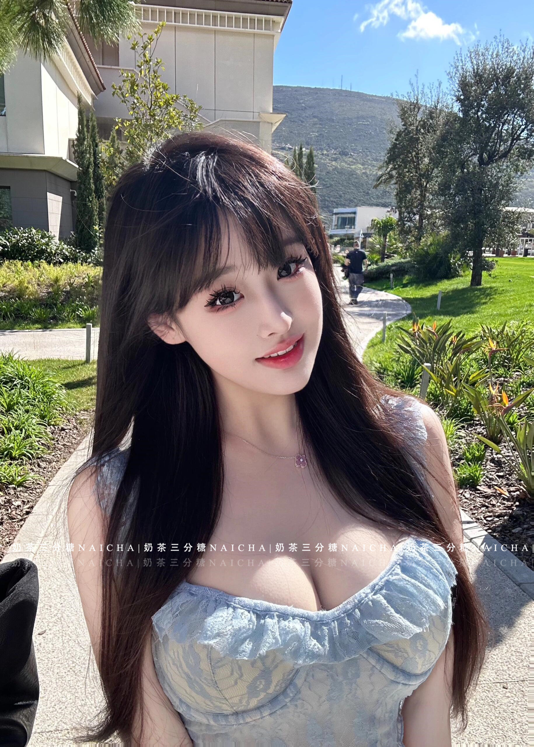 芭蕾风蕾丝小吊带短款性感修身内搭甜美背心花边带胸垫别致上衣女