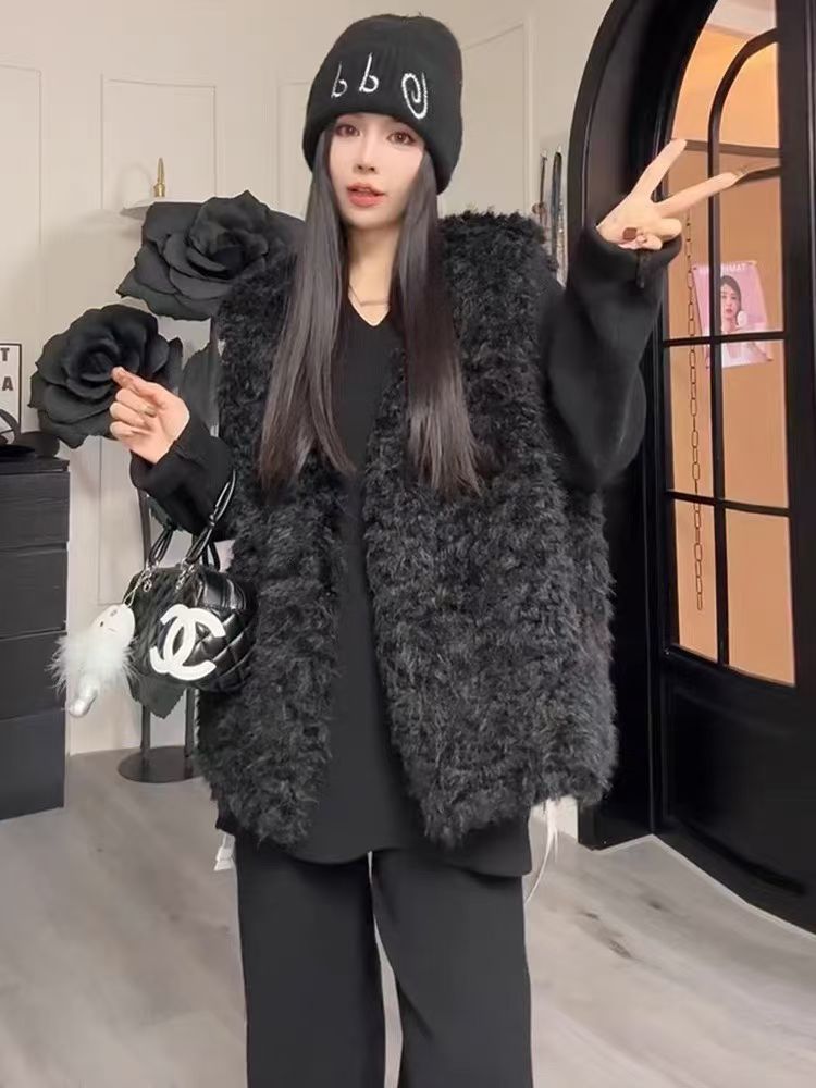 2025冬新款韩版小个子显瘦百搭针织马甲女背心开衫上衣毛绒绒外套