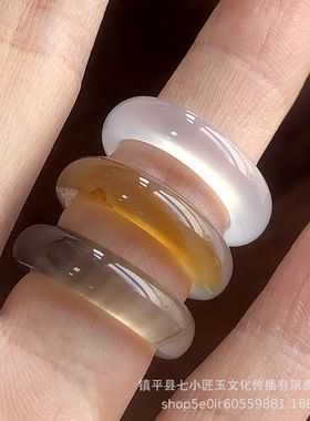 天然原色玛瑙戒指手饰俏色玉髓珠宝素圈指环女款戒圈跑环