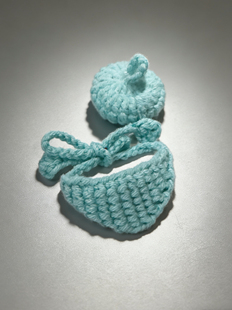 手工编织成品可爱玩偶摆件毛绒玩具棉花娃娃小狗扭扭棒围嘴贝雷帽