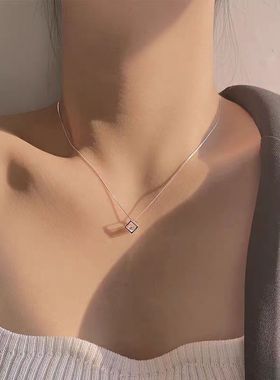 爱情魔方项链女夏季2025年新款小众设计感精致方形吊坠锁骨链