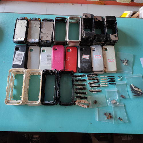 适用于 诺基亚 5230 5233 前框 中框 后盖 按键 排线 充电口 喇叭