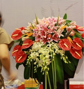 会议花商务用花，会议桌花嘉宾签单桌花成都同城速递实体花店