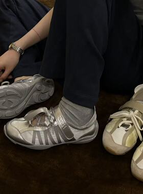 H55女鞋2026春夏新款轻亚风百搭休闲鞋魔术贴镂空韩系德训鞋