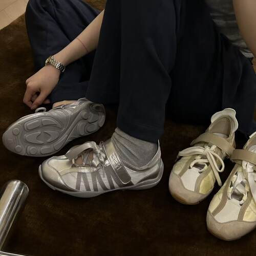 H55女鞋2026春夏新款轻亚风百搭休闲鞋魔术贴镂空韩系德训鞋