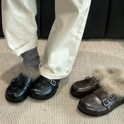 H55女鞋摩登叙事2025冬季新款百搭一脚蹬巴洛克雕花毛毛勃肯鞋