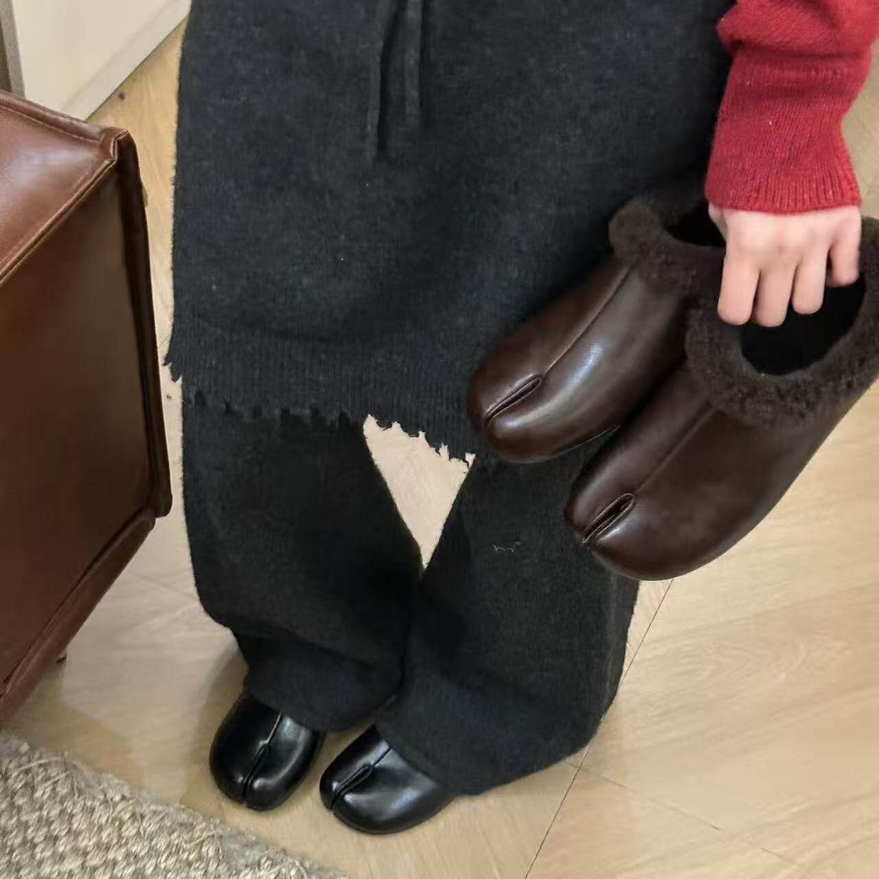 H55女鞋Tabi2025冬季新款平底方头一脚蹬单鞋时尚复古极简分趾鞋,女鞋,深口单鞋,淘宝优惠券,粉丝福利购,淘宝优惠卷