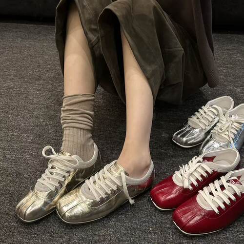 H55女鞋迷迭港2026春季新款平底新潮真皮休闲港风复古芭蕾德训鞋