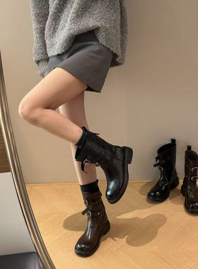 H55女鞋雅2025秋冬新款英伦风中筒百搭时尚短靴沁色双帕扣骑士靴