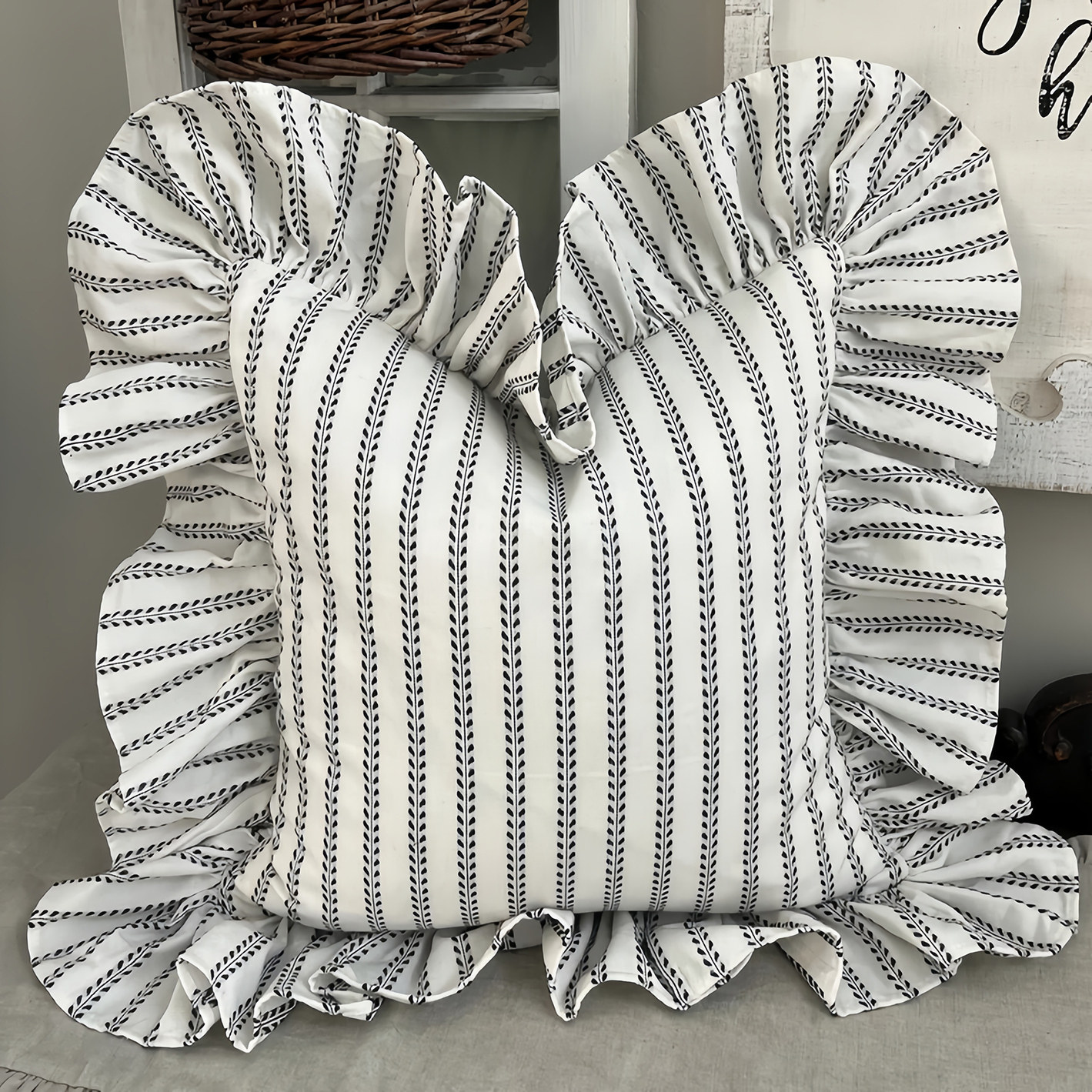 原创麦穗竖条纹抱枕荷叶边法式复古沙发卧室靠枕芯套靠垫可拆洗