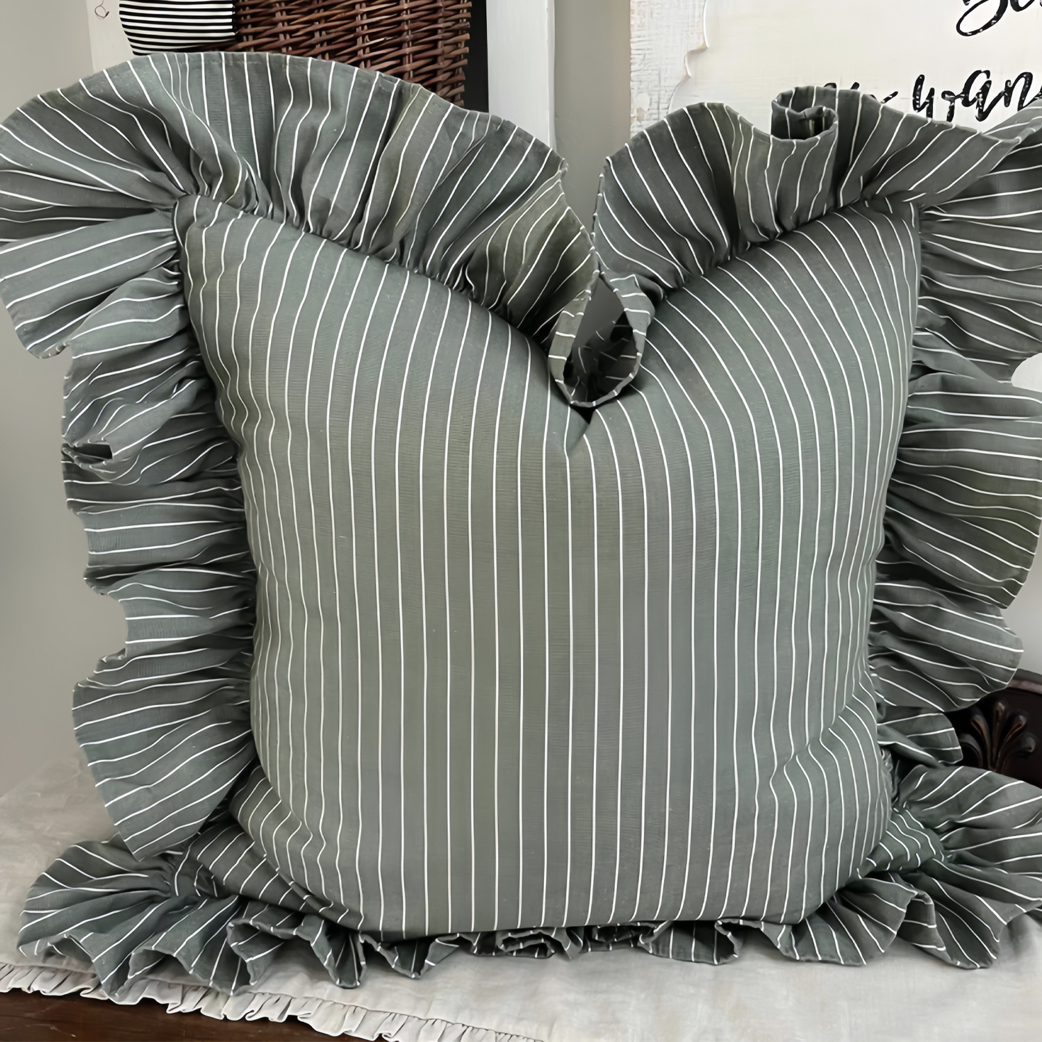 森系灰绿竖条纹抱枕法式浪漫荷叶边靠垫芯套床头软糯装饰靠枕复古