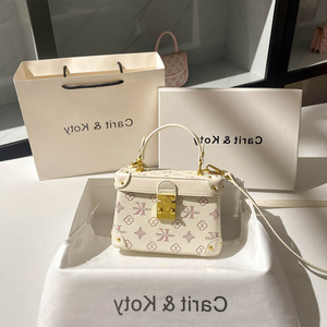 一件代发小众设计压花盒子包包20
