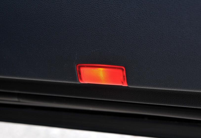 适用于奔驰C180L门板灯E63迎宾灯G500 ML550 E260L门板照地灯A200