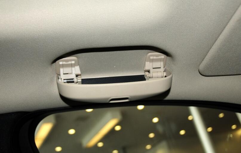 适用奔驰E级前排眼镜盒