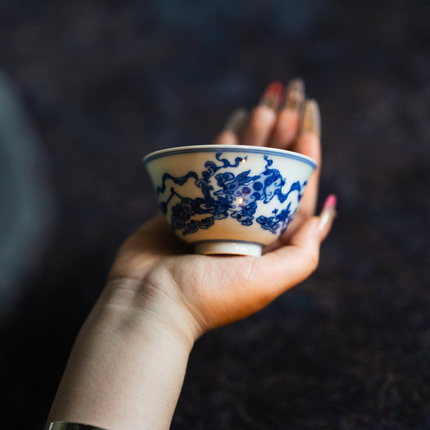 金兔抱财薄胎撇口杯 90ml