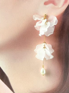 kari show日系ootd千金风手作ins度假婚礼超出片磨砂白紫藤串耳饰