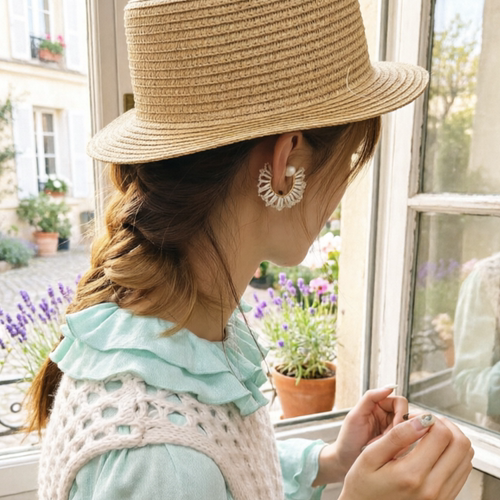 kari show日系ins风温柔奶呼呼咖色春季新品串珠波浪裙边耳骨夹