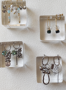 kari show原创手作日系ootd通勤穿搭清冷银色系金属风不对称耳饰